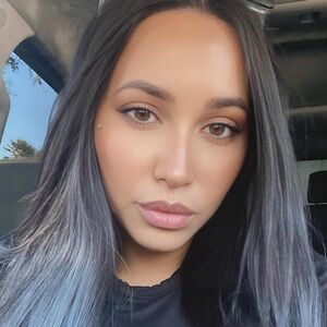 Meet your Posher, Vanessa